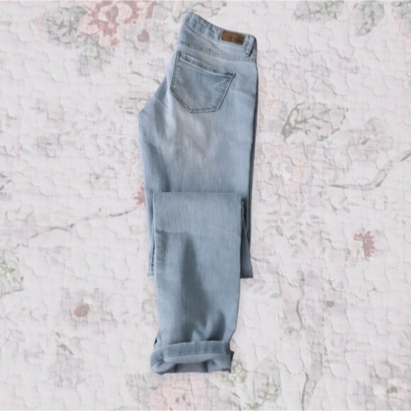 GARAGE Stretch Denim Jeggings In Light Wash - Picture 3 of 11